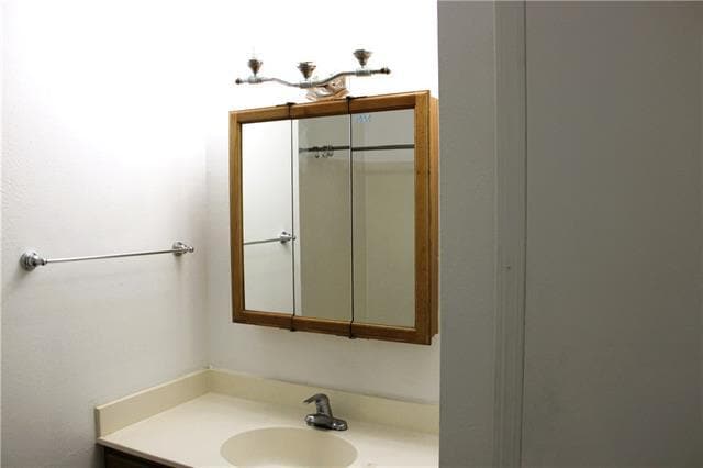 Building Photo - 3308 Delaware Ave