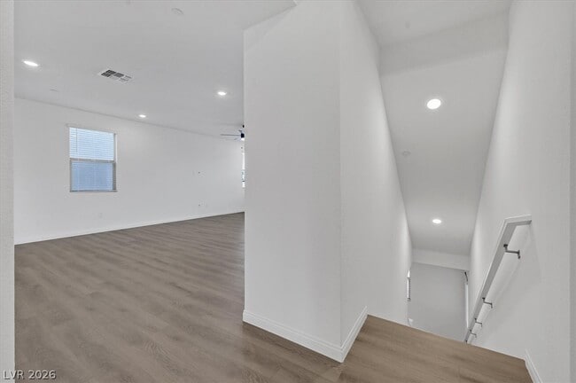 Building Photo - 1520 Little Penguin St