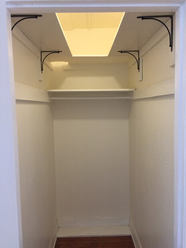 Storage - 1860 10th St
