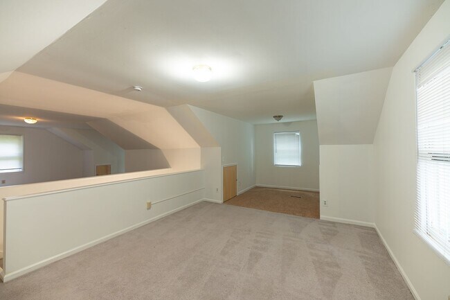 Building Photo - 4916 Gold Crest Dr