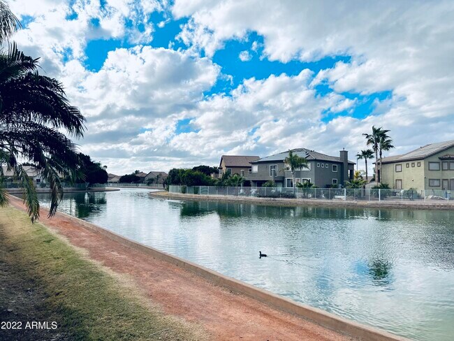 Building Photo - 10752 W Granada Rd