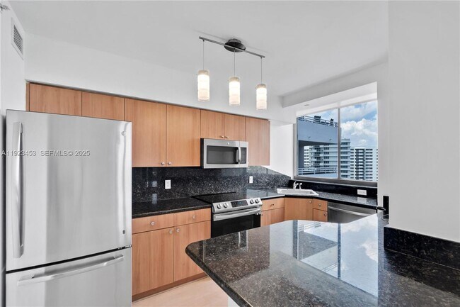 Building Photo - 1330 West Ave