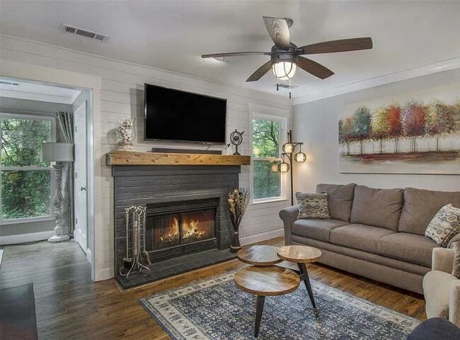 Building Photo - 1110 Morning Sun Dr