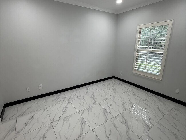 Building Photo - 2696 Escala Cir