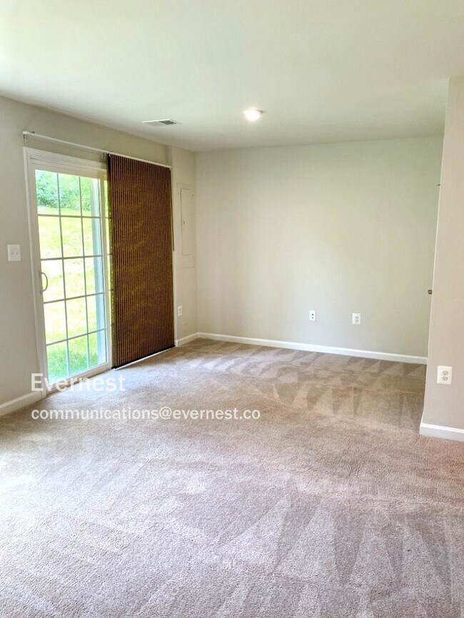 Building Photo - 8433 Devries Ln