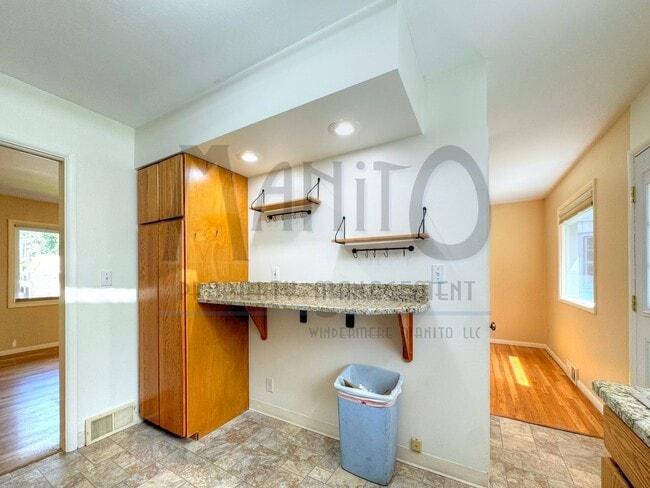 Building Photo - Tranquil Home Steps from Manito Park