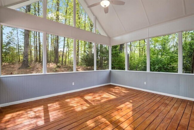 Building Photo - 4735 Dartmoor Ln