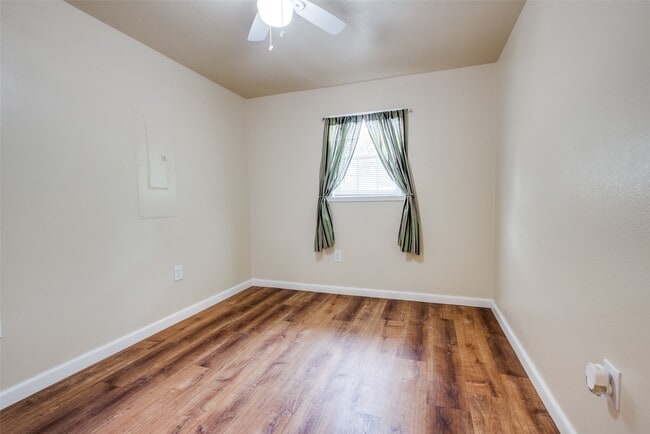 Building Photo - 1200 W Phillips St