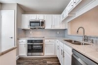 Building Photo - 202 Samuel Blvd