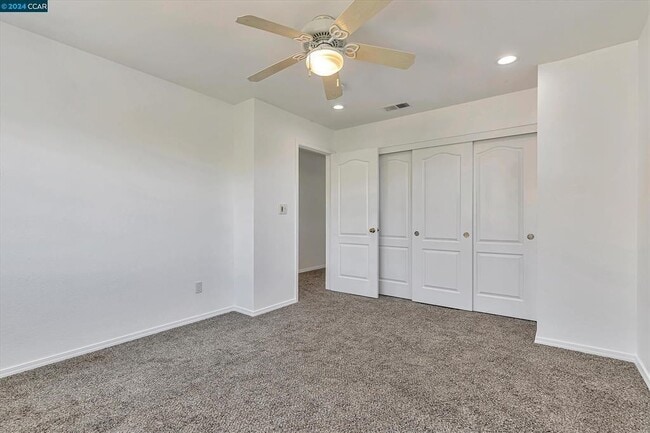 Building Photo - 618 Palomino Dr