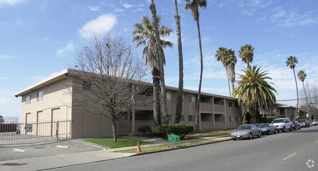 Primary Photo - Jackson Arms Apartments