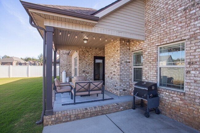 Building Photo - 221 Waldron View Dr