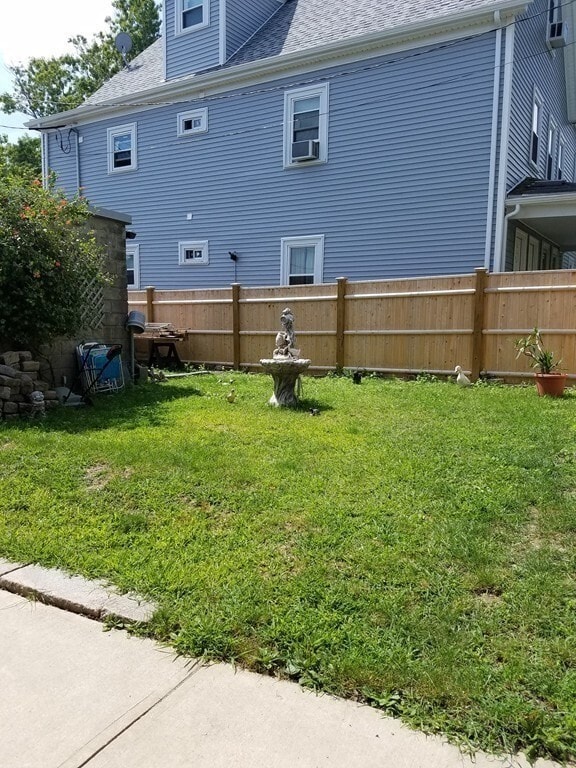 Building Photo - 17 Duncan St