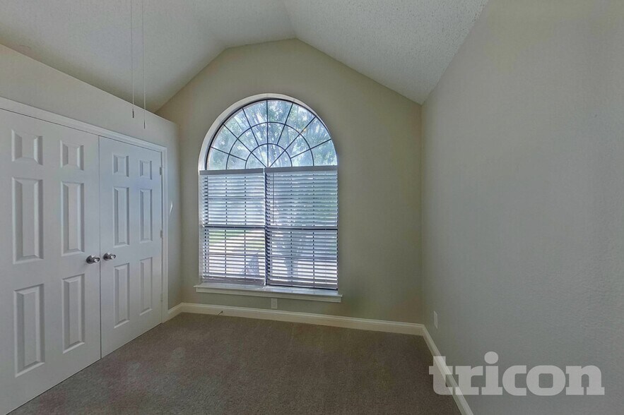 Building Photo - 7724 Grassland Dr