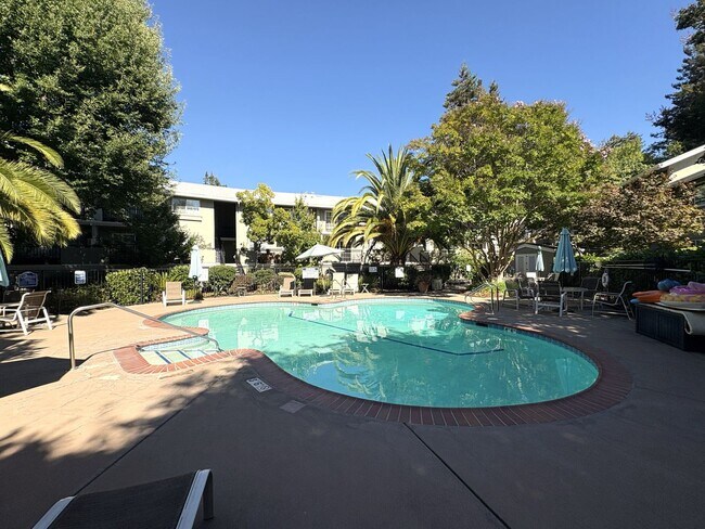 Building Photo - Spacious One Bedroom in Downtown Menlo Park