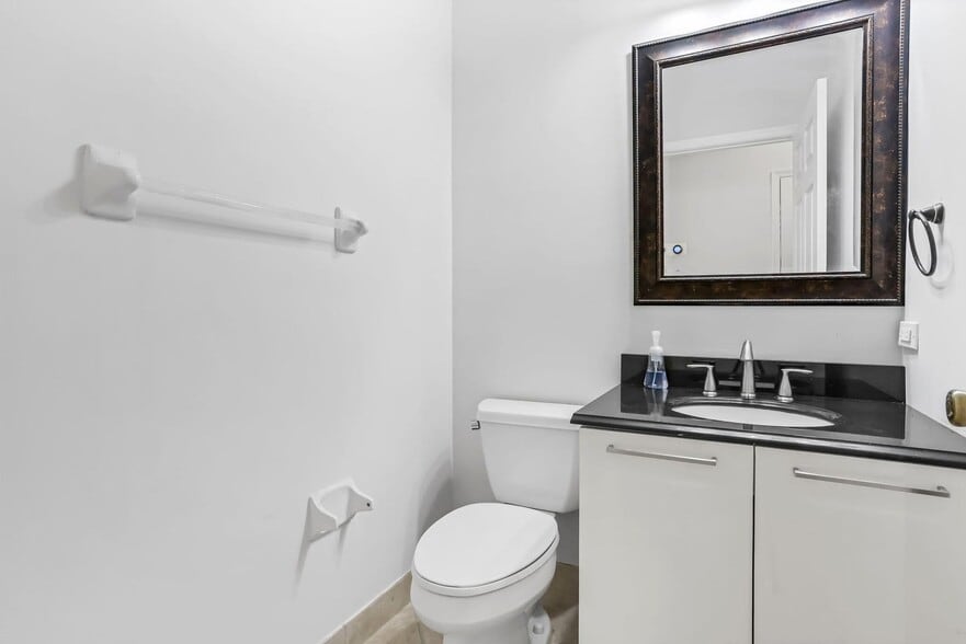 Building Photo - 7607 Colony Lake Dr