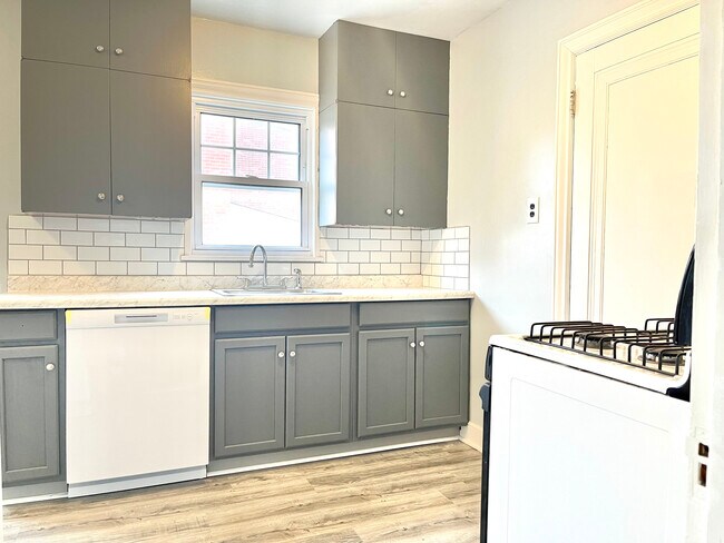 Building Photo - 515 E William St