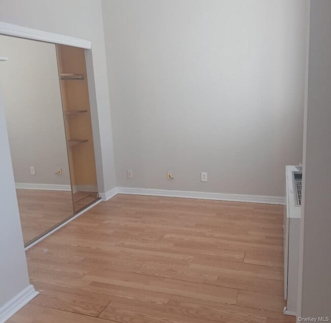 Building Photo - 3311 Villa at the Woods