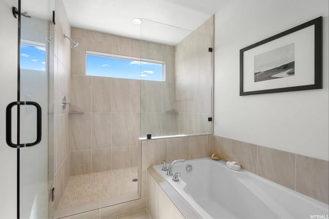 Building Photo - Beautiful Townhome 4 bd & 3.5 bath in American Fork