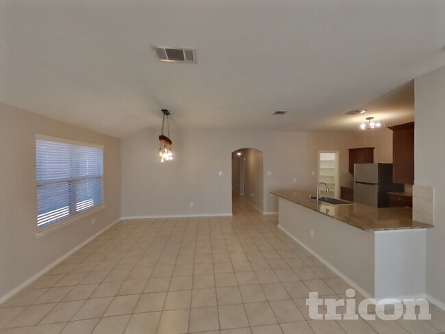 Building Photo - 2060 Brisbon St