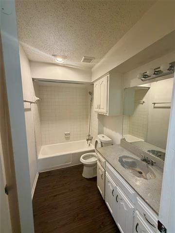 Building Photo - 106 N W Pk Dr
