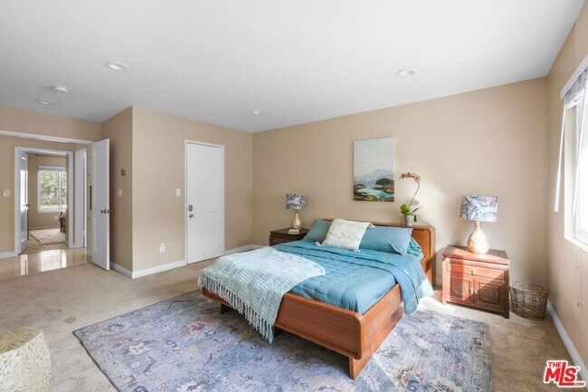 Building Photo - 3194 Rossini Pl