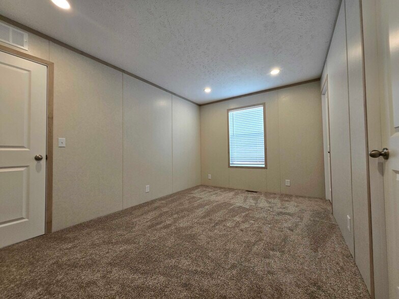 Building Photo - 52436 Winston Ct