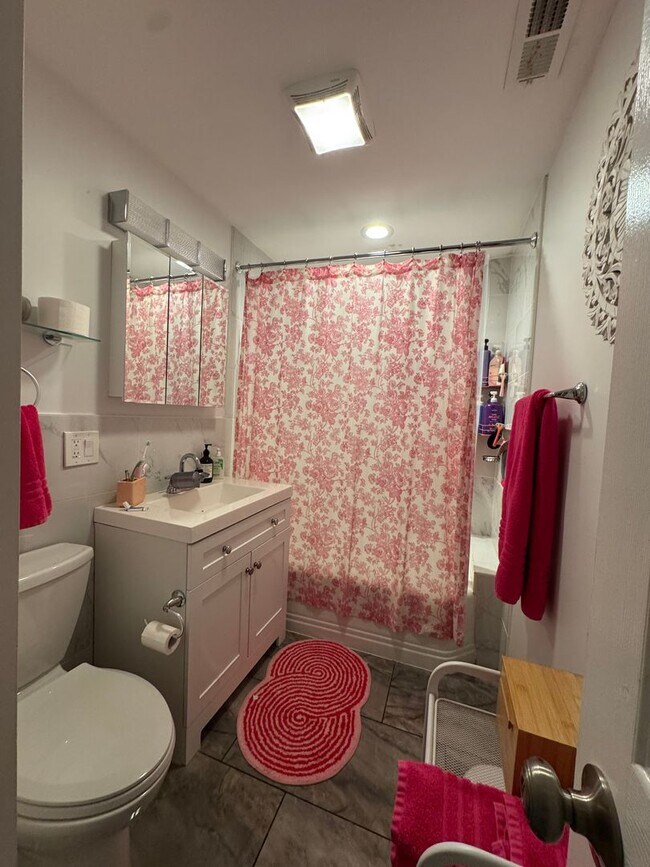 Building Photo - AM-Clifton LLC