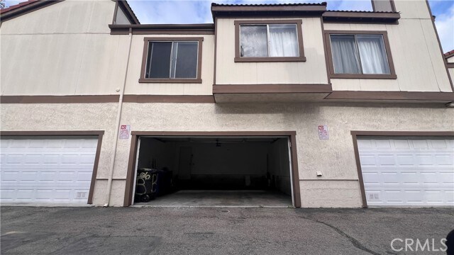 Building Photo - 1206 S Cypress Ave