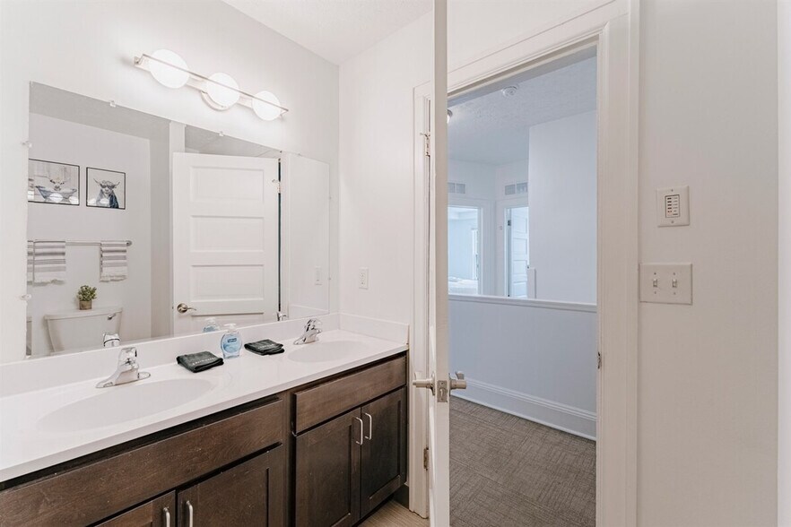 Building Photo - 11321 Hessler Rd