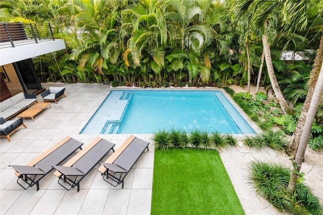 Building Photo - 2550 Overbrook St