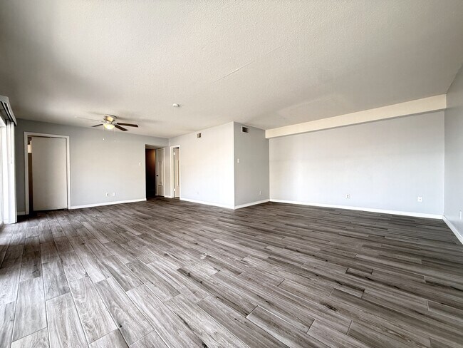 Building Photo - 4800 N Stanton St