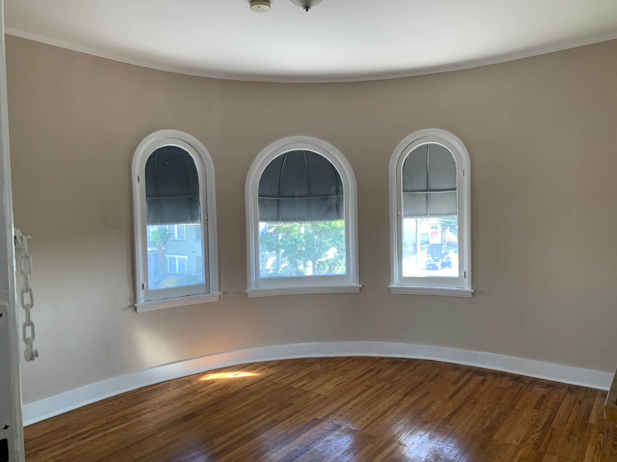 Building Photo - 1759 Hillhurst Ave