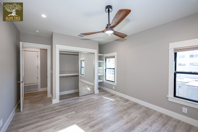 Building Photo - Luxury Ground-Level 2bed/2bath Unit | Fully Renovated | Walkable Pasadena Location