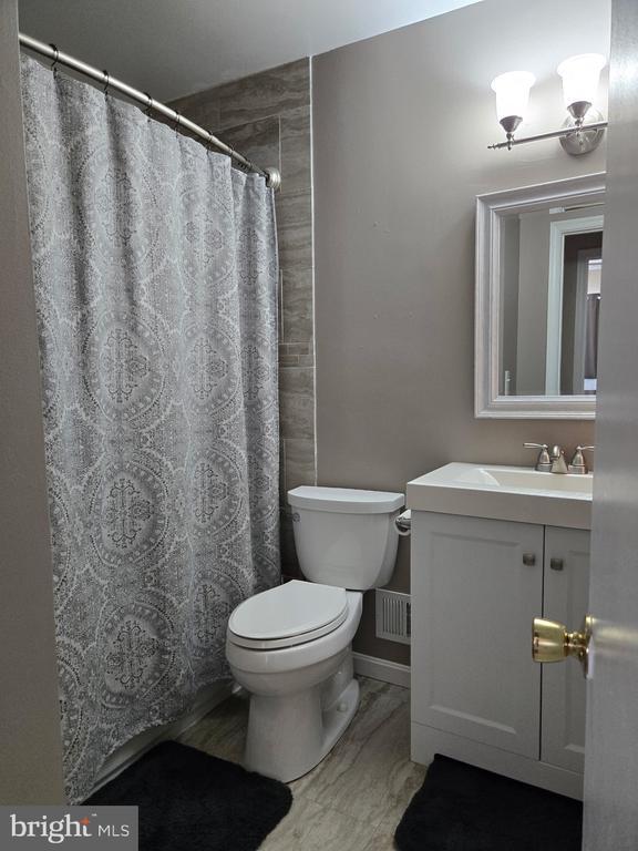 Building Photo - 5407 Fantail Dr