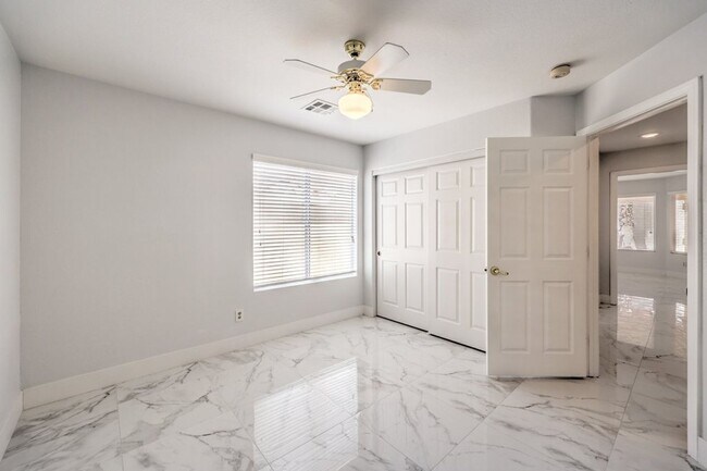 Building Photo - 3743 Lone Mesa Dr