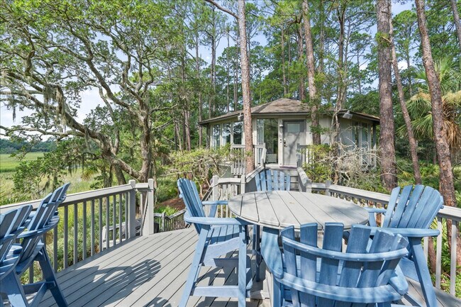 Building Photo - 2041 Deer Island Rd