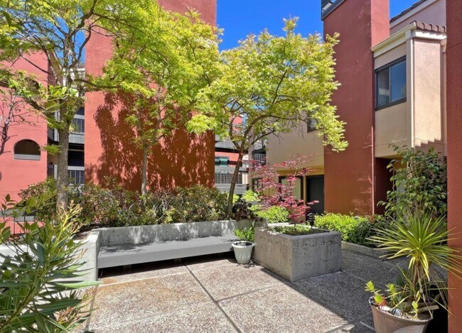 Building Photo - 1 Laurel St