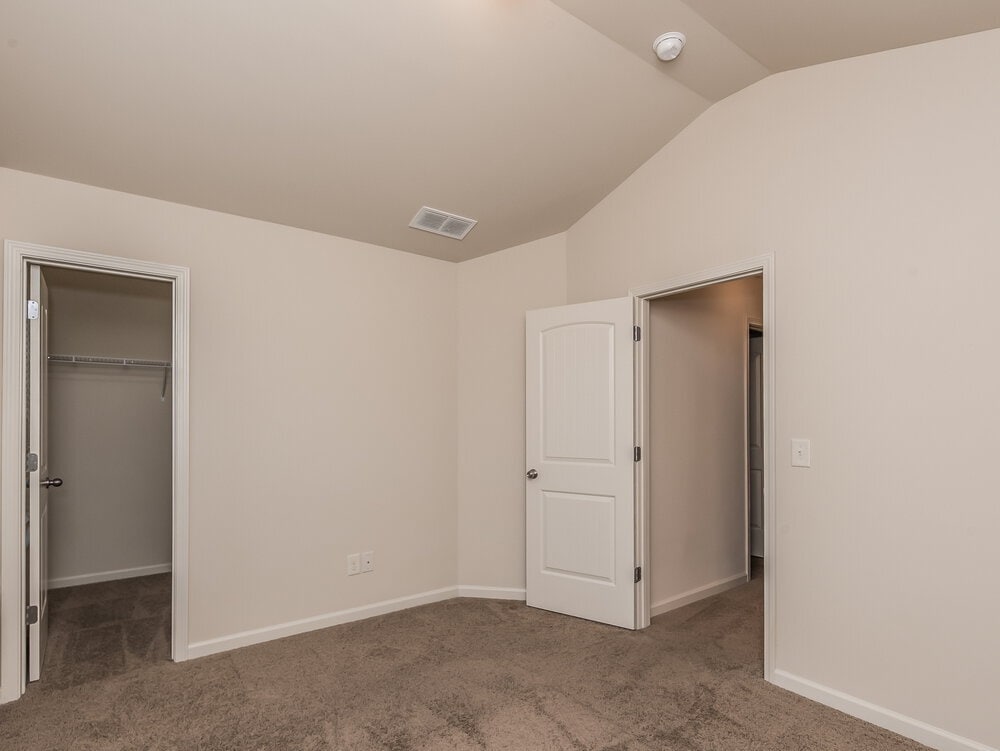 Building Photo - 98 High Point Way