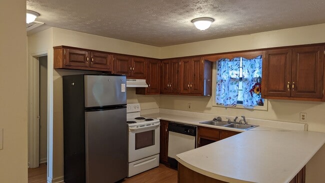 Building Photo - 108 Teaver Ct