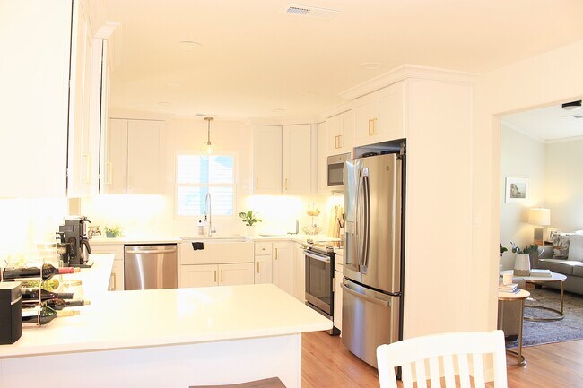 Building Photo - 316 Vinecrest Dr