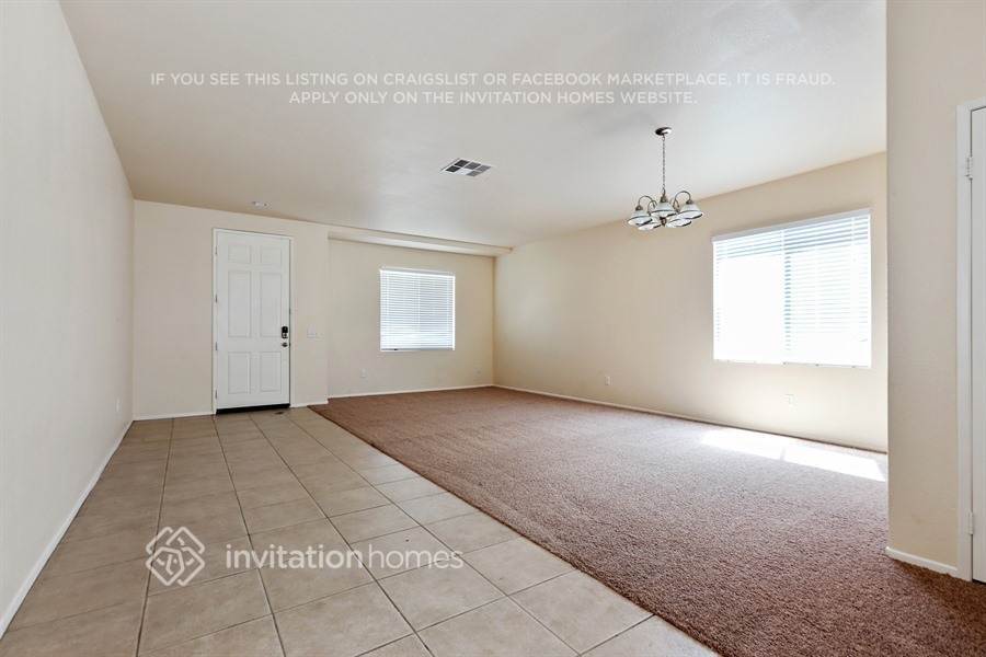 Building Photo - 2533 Carolyn Dr