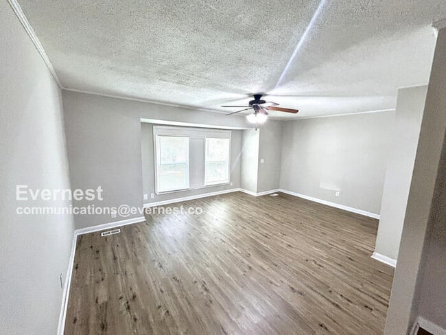 Building Photo - 1243 3rd Ave NW