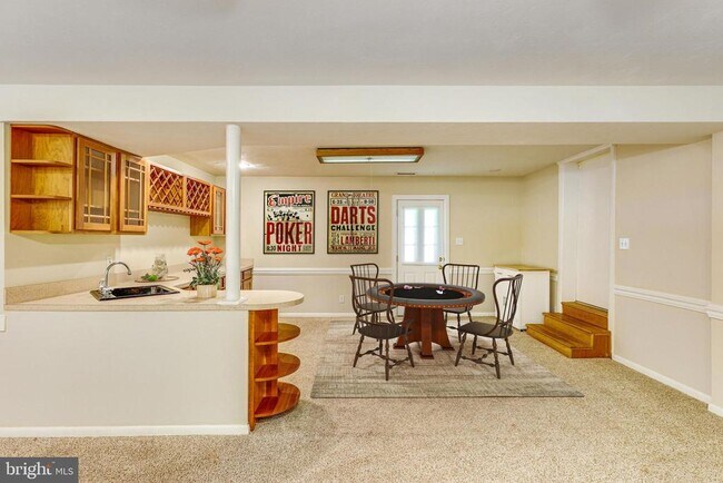 Building Photo - 1023 Westbriar Dr NE