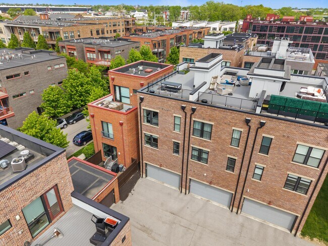 Building Photo - 293 Auden Ave