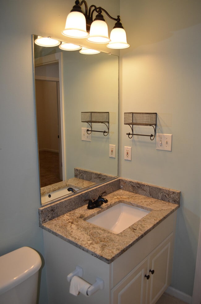 Building Photo - 638 Devon Rd