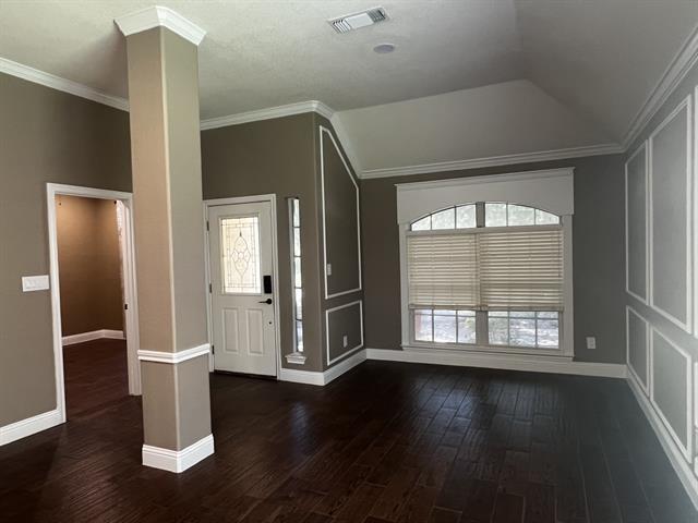 Building Photo - 2211 Welch Pl