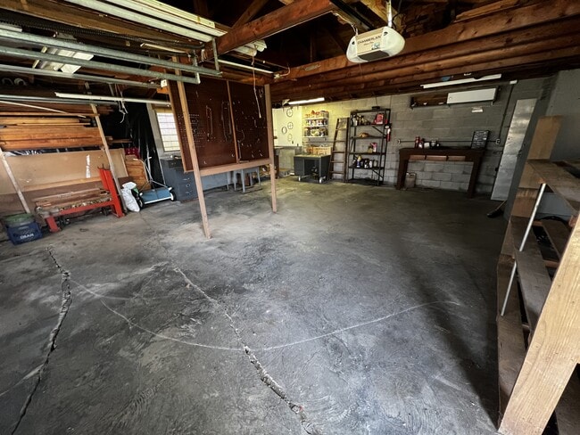 Building Photo - 5506 Locust Way