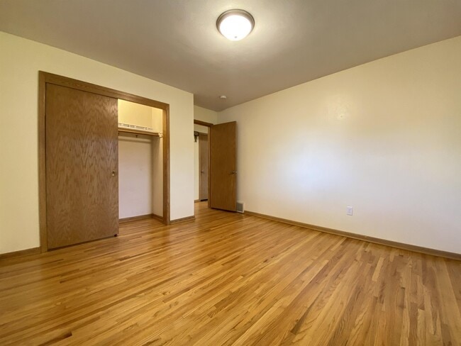 Building Photo - 2215 15th Ave NW