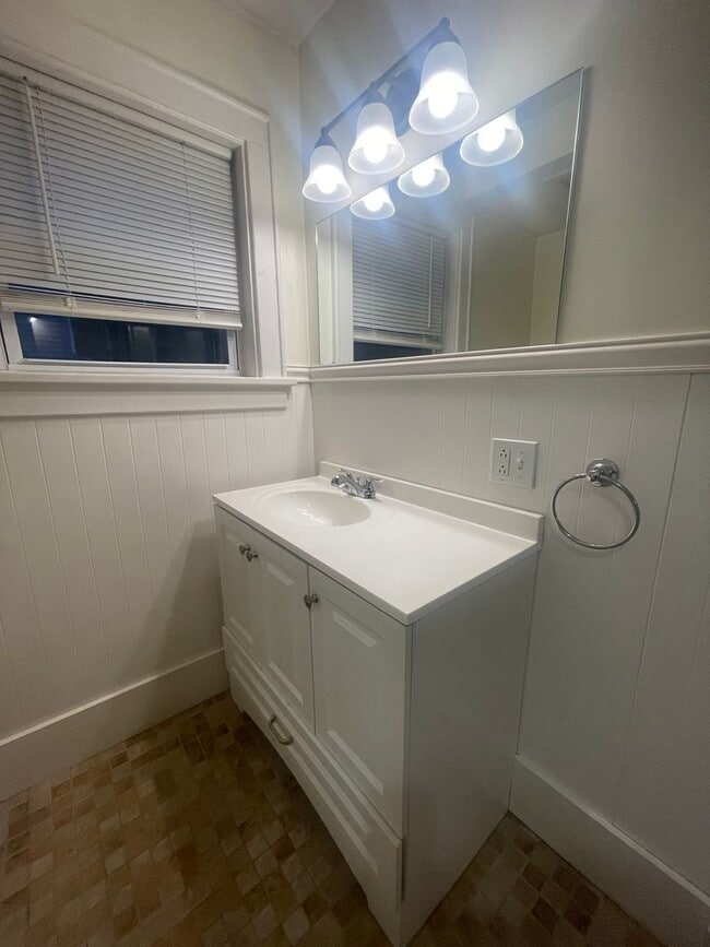 Building Photo - 239-243 Elm St.